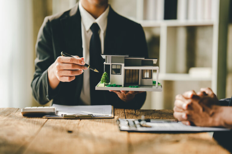 real-estate-agent-delivering-sample-homes-to-custo-2023-11-27-05-17-37-utc (1) real-estate-agent-delivering-sample-homes-to-custo-2023-11-27-05-17-37-utc (1)